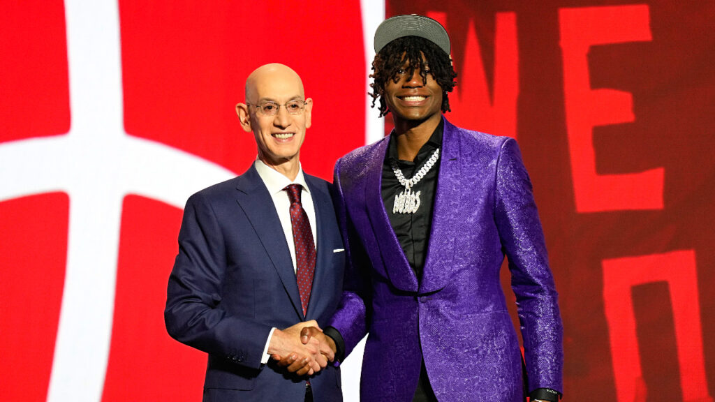 toronto-raptors-draft-baylor’s-ja’kobe-walter-19th-overall-in-nba-draft:-‘all-glory-to-god’