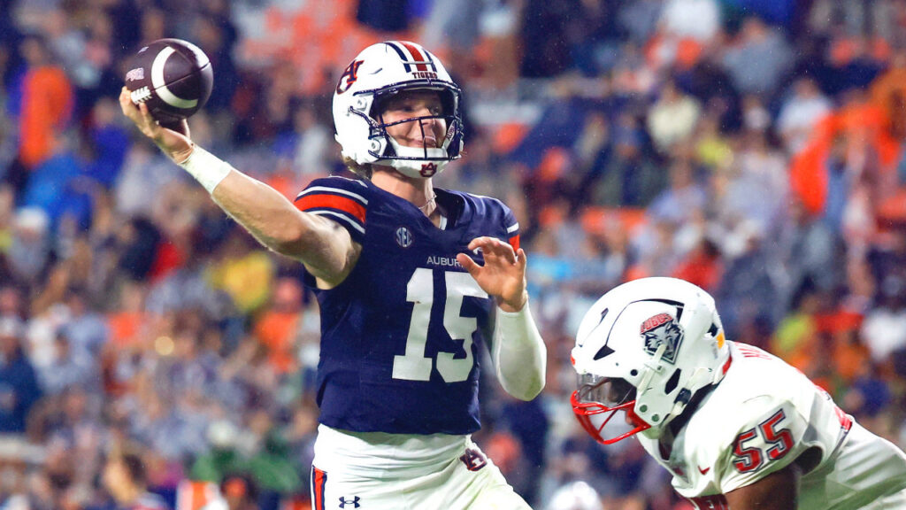 hank-brown-keeps-his-faith-in-christ-‘no.-1’-as-he-becomes-auburn’s-starting-qb